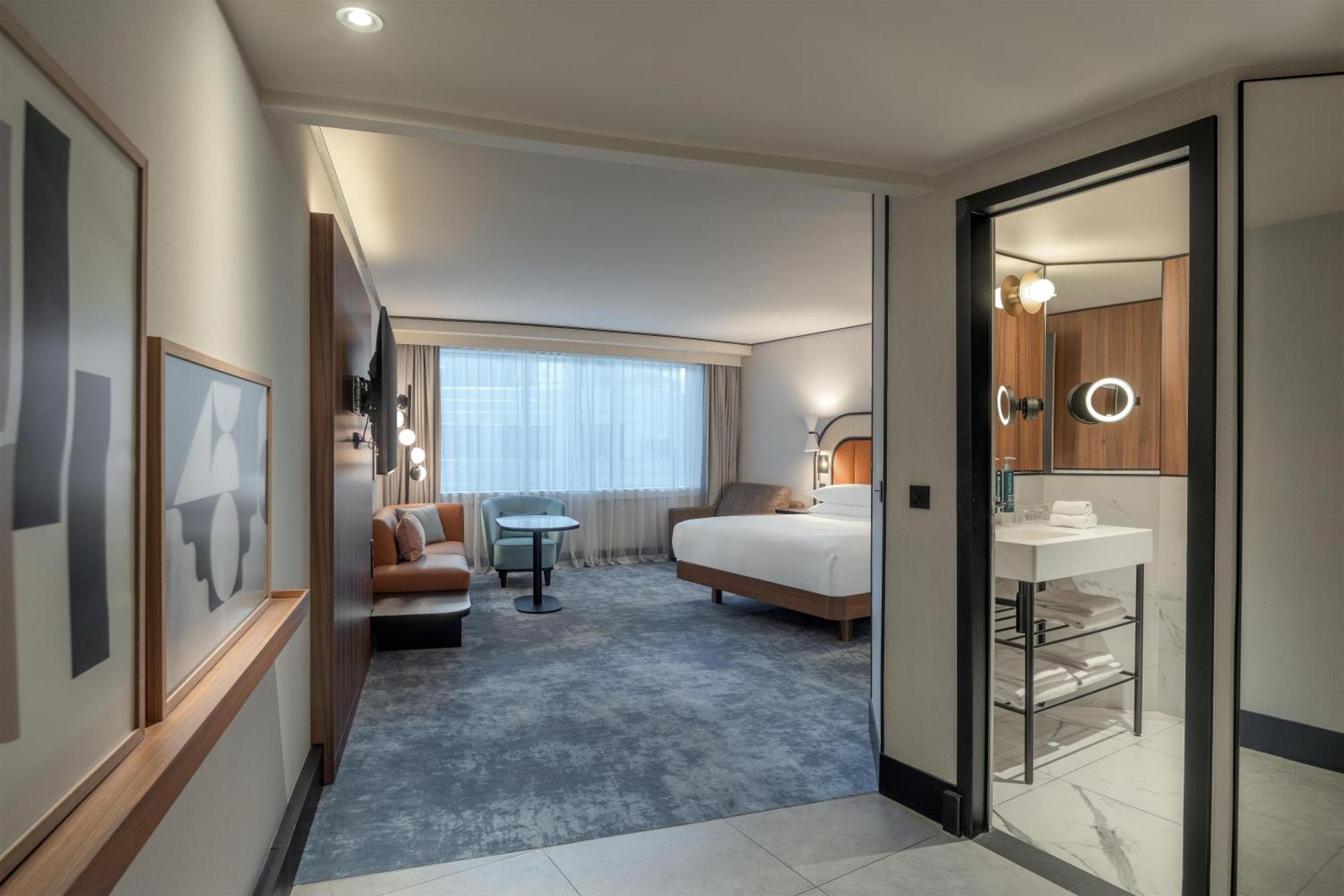 Junior Suite,1765806434:JPEG